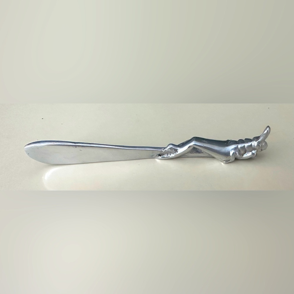 New Artisan Handmade Mariposa Cast Aluminum Cricket Grasshopper Spreader Knife